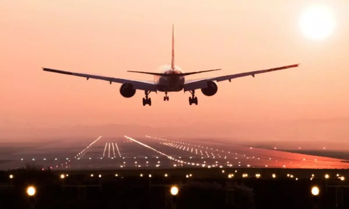 दिल्ली एयरपोर्ट का रनवे बंद, 3 फ्लाइट कैंसिल, कई लेट