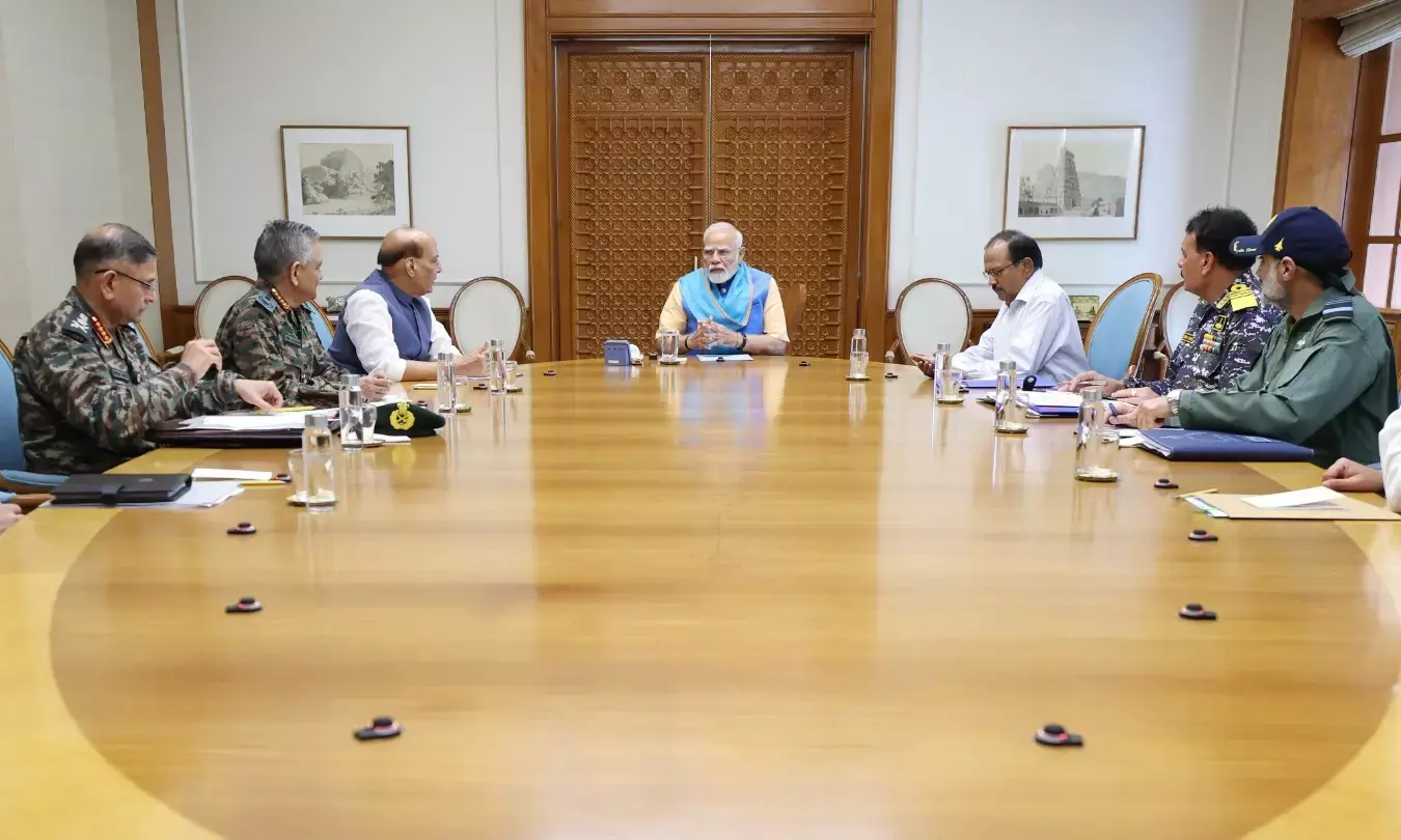 PM मोदी की अध्यक्षता में हुई उच्च स्तरीय बैठक; राजनाथ सिंह, CDS और सेना प्रमुख भी रहे मौजूद