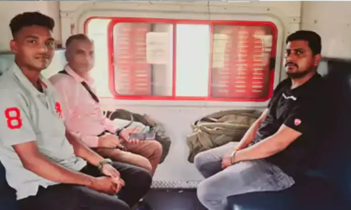 Railway TTE Took bribe Indian Army Soldier