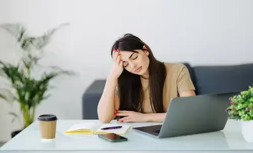 न्यूरो सिस्टम बिगाड़ सकती है विटामिन ई की कमी, स्किन-बालों पर होता है असर, जानें डिफिशिएंसी के नुकसान