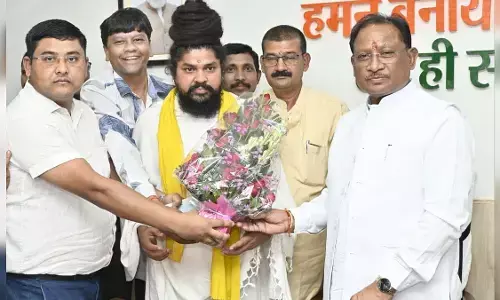 सुरक्षा संबंधी मांगों को लेकर जिलाध्यक्ष के नेतृत्व में सौंपा ज्ञापन