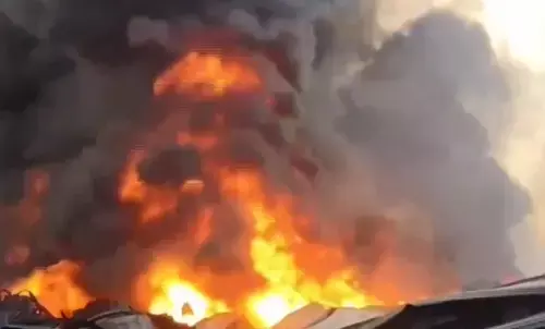 भिवंडी के रिचलैंड कॉम्पलेक्स में भीषण आग, विभिन्न कंपनियों के 22 गोदाम खाक; क्षेत्र में अफरातफरी