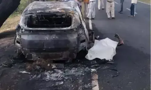 चलती कार में आग : भिवानी में जिंदा जले बैंक मैनेजर, सोमवार सुबह जयपुर जाते समय हुआ हादसा