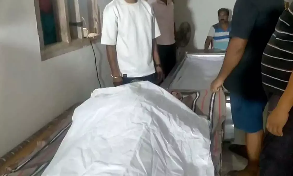 हुआ था पेट का आपरेशन, परिजनों ने लगाए गंभीर आरोप