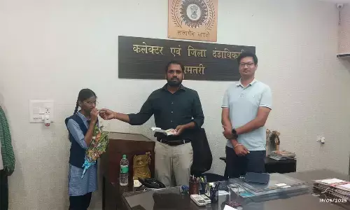 मुख्यमंत्री नोनी बाबू मेधावी छात्रवृत्ति योजना के तहत मिलेगी आर्थिक सहायता और स्कूटी