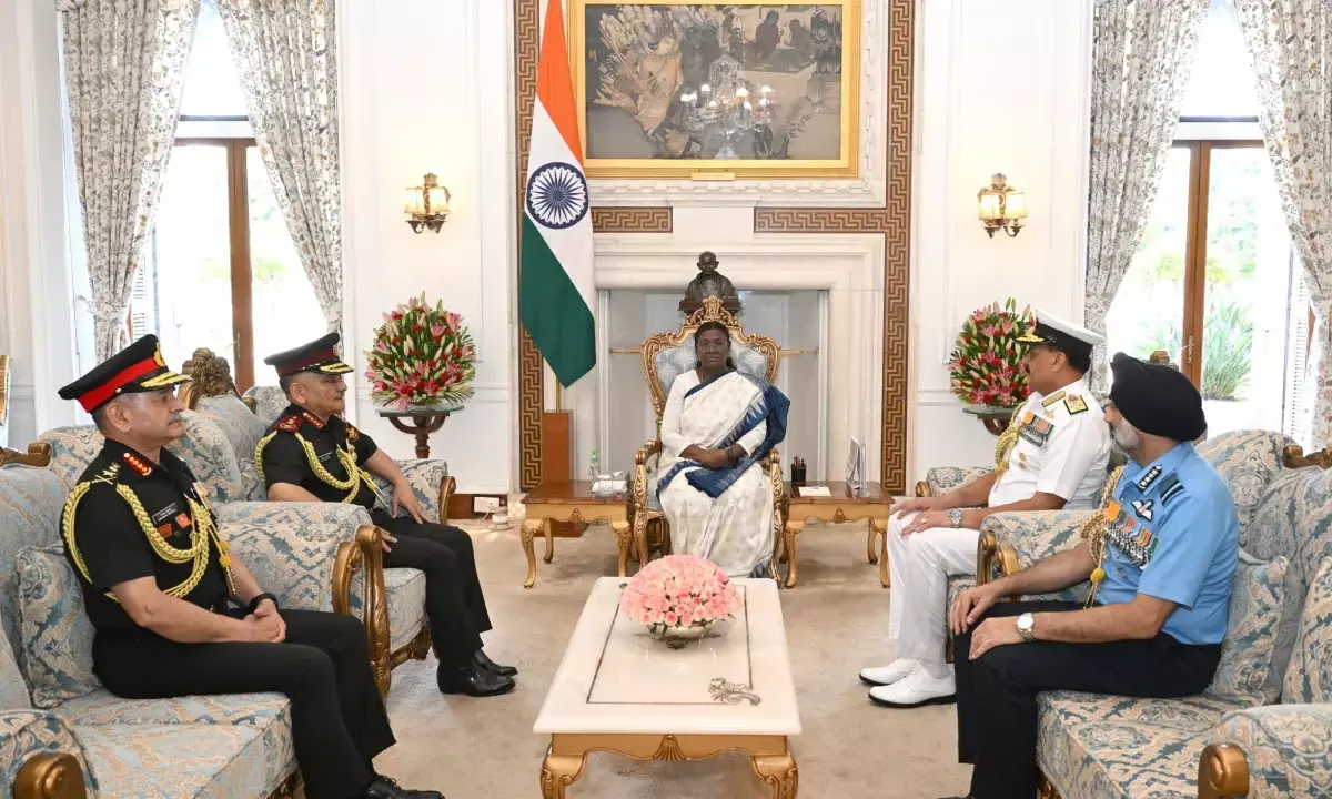 Army Chiefs met President Draupadi Murmu Army Chiefs met President Draupadi Murmu