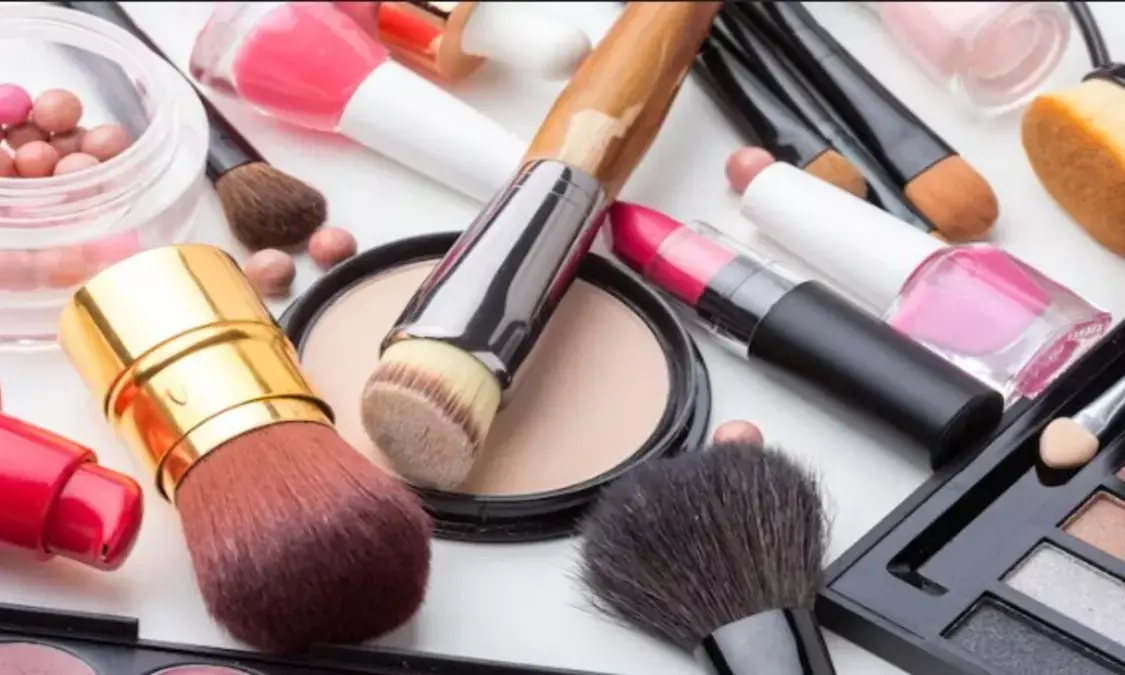 Skincare Products: चेहरे की चमक के पीछे छिपा कैंसर का खतरा! ब्यूटी प्रोडक्ट्स की सच्चाई जानकर हो जाएंगे हैरान