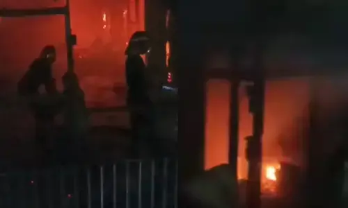 दिल्ली के अस्पताल में लगी भीषण आग, दमकल की 11 गाड़ियों ने पाया काबू