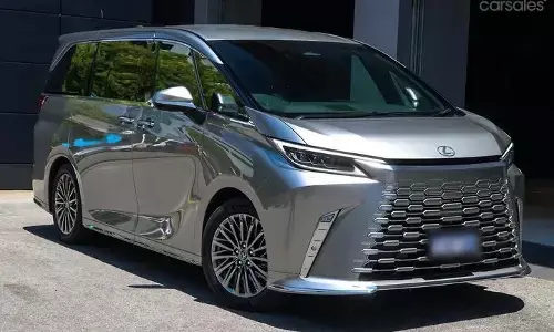 लेक्सस LM 350h की बुकिंग भारत में दोबारा शुरू, जानें कीमत और फीचर्स