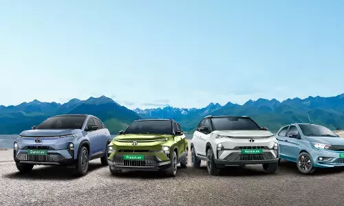 टाटा नेक्सन अप्रैल में बनी स्टार, पंच और Altroz की सेल्स में बड़ी गिरावट