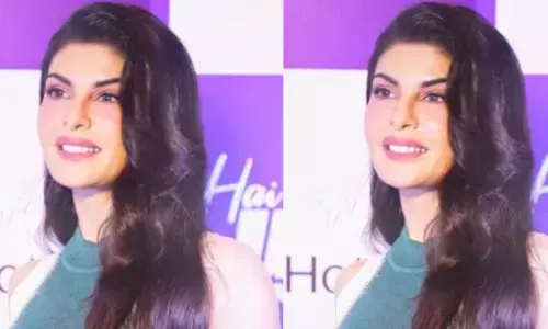 ग्रीन-व्हाइट ड्रेस में एक्ट्रस जैकलीन फर्नांडीज की कातिल अदाएं, सिंपल लुक में दिखीं बेहद खूबसूरत