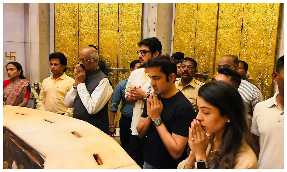 ind vs eng: इंग्लैंड टेस्ट सीरीज़ से पहले टीम इंडिया के हेड कोच गौतम गंभीर ने मुंबई के सिद्धिविनायक मंदिर में पूजा-अर्चना की।