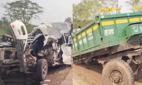 Dhamtari, Road accident, Scorpio hits tractor, Retired principal dies, driver condition critical, Chhattisgarh