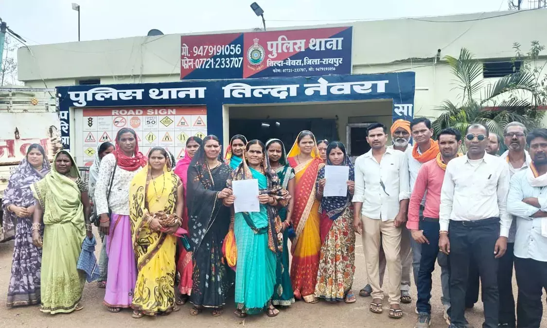 Villagers present at Police Station Tilda-Nevara Villagers present at Police Station Tilda-Nevara