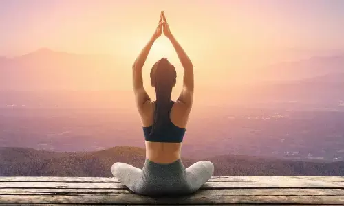 हमेशा थका-थका महसूस करते हैं? ये 3 योगासन बढ़ाएंगे एनर्जी और फोकस, जानें डिटेल