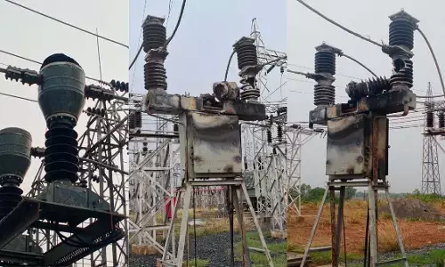 आकाशीय बिजली से सर्किट ब्रेकर के पोल डेमेज, 3 ट्रांसफार्मर फटे