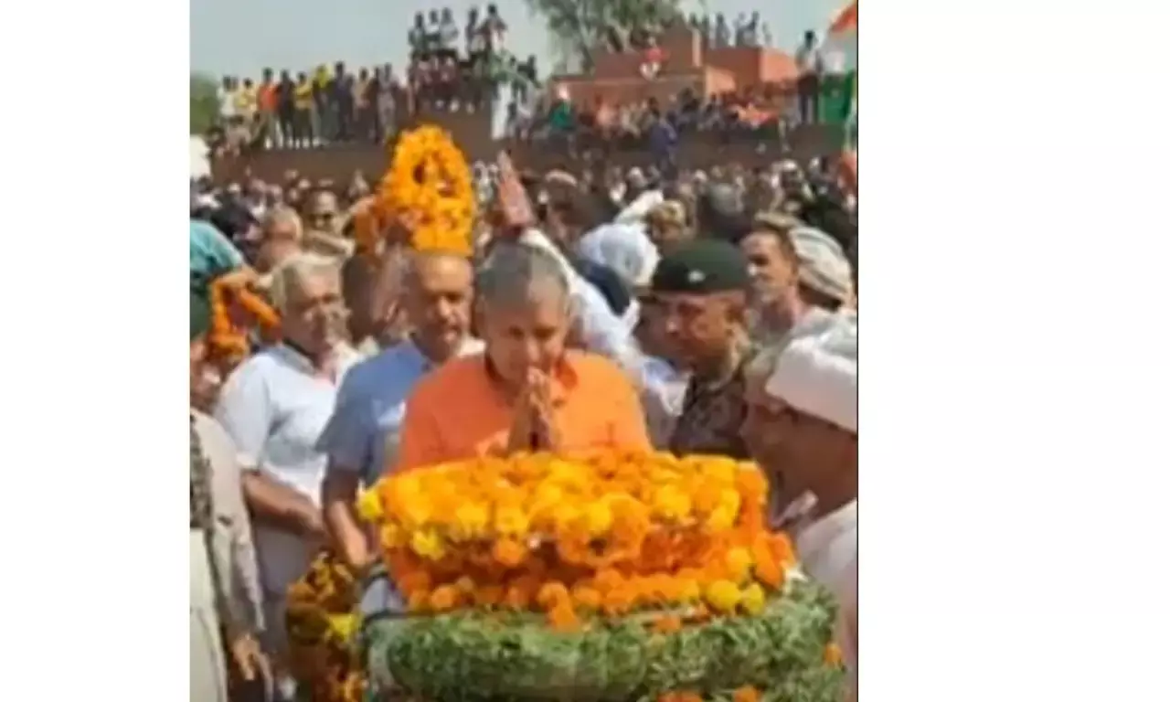 चरखी दादरी में सैन्य सम्मान से लांसनायक की विदाई, 5 साल के बेटे ने दी मुखाग्नि