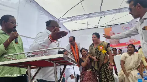 बीजेपी- कांग्रेस के जनप्रतिनिधियों में छिड़ी जुबानी जंग, अफसरों ने कराया शांत