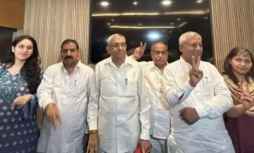 Delhi AAP 15 councillors resigne