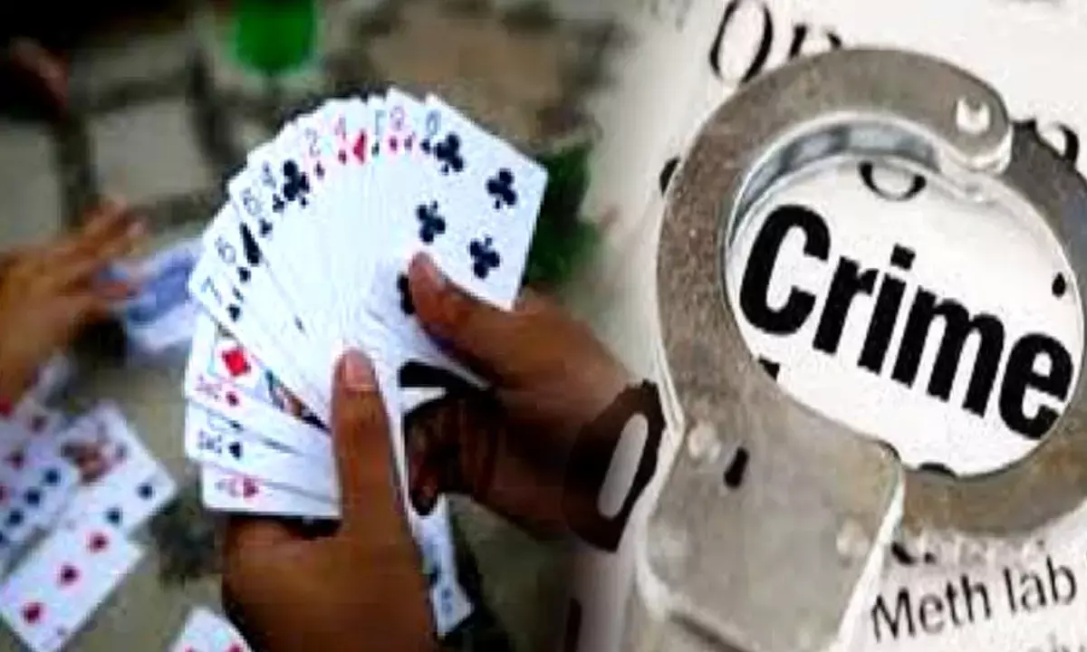 पुलिस के हत्थे चढ़े 13 जुआरी, 10 लाख रुपए से ज्यादा कैश जब्त पुलिस के हत्थे चढ़े 13 जुआरी, 10 लाख रुपए से ज्यादा कैश जब्त