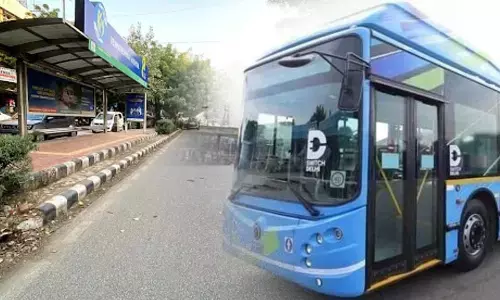 दिल्ली के इस रूट पर 400 से ज्यादा बसें प्रभावित, लोगों को झेलनी पड़ रही परेशानी