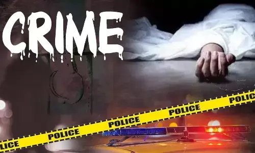 वारदात के बाद शव खेत में फेंका, इलाके में दहशत का माहौल