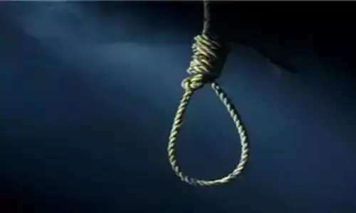 परिजनों ने जताई हत्या की आशंका, चार दिन पहले हुई थी बेटे की मौत