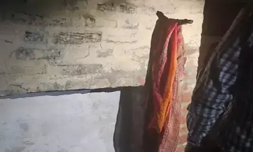 झज्जर में 8 साल की बच्ची घर में अकेले झूल रही थी और आ गई मौत