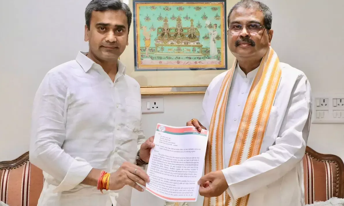 धर्मेंद्र प्रधान से मिले गौरव तिवारी,  रीवा में APSU और इंजीनियरिंग कॉलेज को अपग्रेड करने की     उठाई मांग