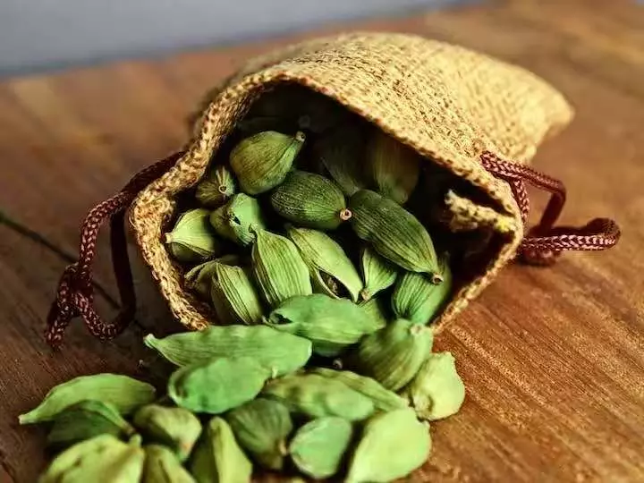 elaichi ke fayde in hindi elaichi ke fayde in hindi