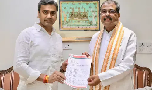 धर्मेंद्र प्रधान से मिले गौरव तिवारी,  रीवा में APSU और इंजीनियरिंग कॉलेज को अपग्रेड करने की     उठाई मांग