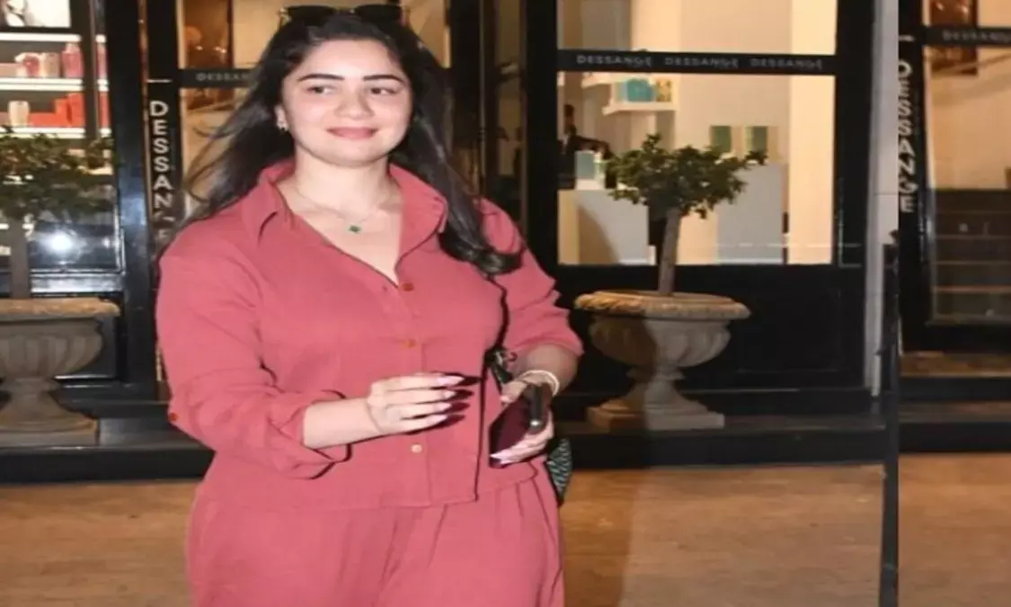 हर लड़की अपनाना चाहेगी सारा तेंदुलकर का को-ऑर्ड सेट, गर्मियों के लिए है परफेक्ट लुक