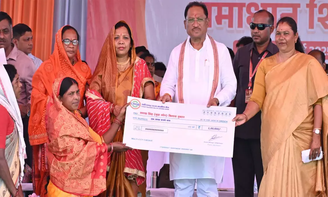 पीएम आवास के हितग्राहियों को सौंपी चाबियां, कॉलेज खोलने सहित कई घोषणाएं