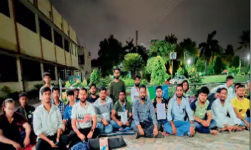 फेसबुक पर अमर्यादित पोस्ट : पीएचडी छात्र हॉस्टल से निष्कासित, आधी रात तक हंगामा