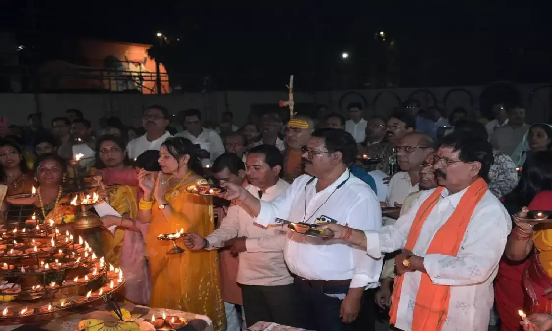 भगवान श्री परशुराम की 1100 दीपों से की गई महाआरती