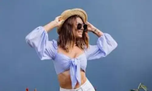 Summer Outfits for Women: गर्मियों में इन आउटफिट्स को वोर्डरोव में करें शामिल, देखे ये खूबसूरत डिजाइन