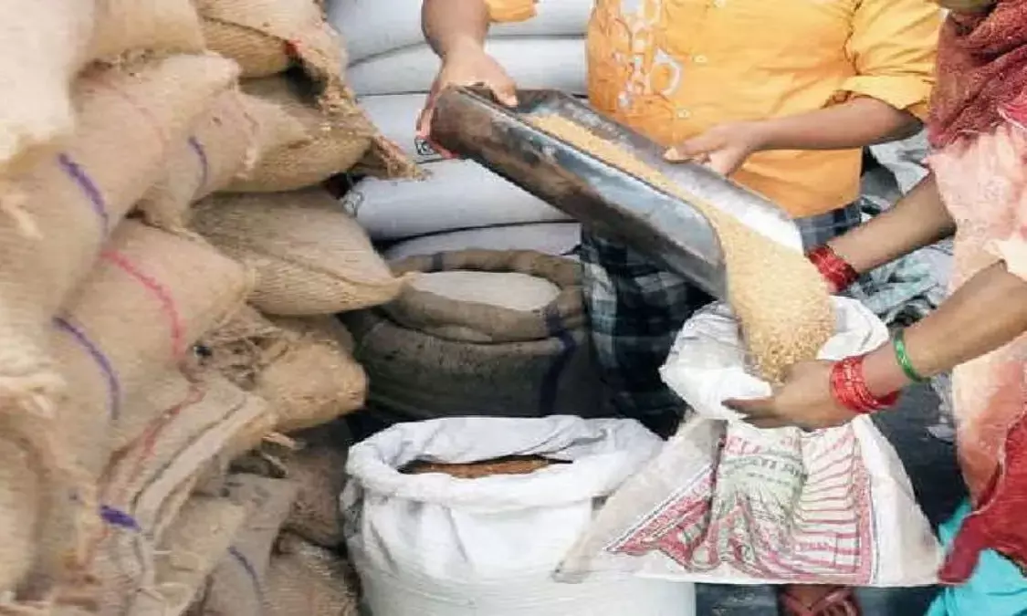 हितग्राहियों ने लगाया कालाबाजारी का आरोप, शिकायत के बाद लीपापोती करने में जुटा खाद्य विभाग