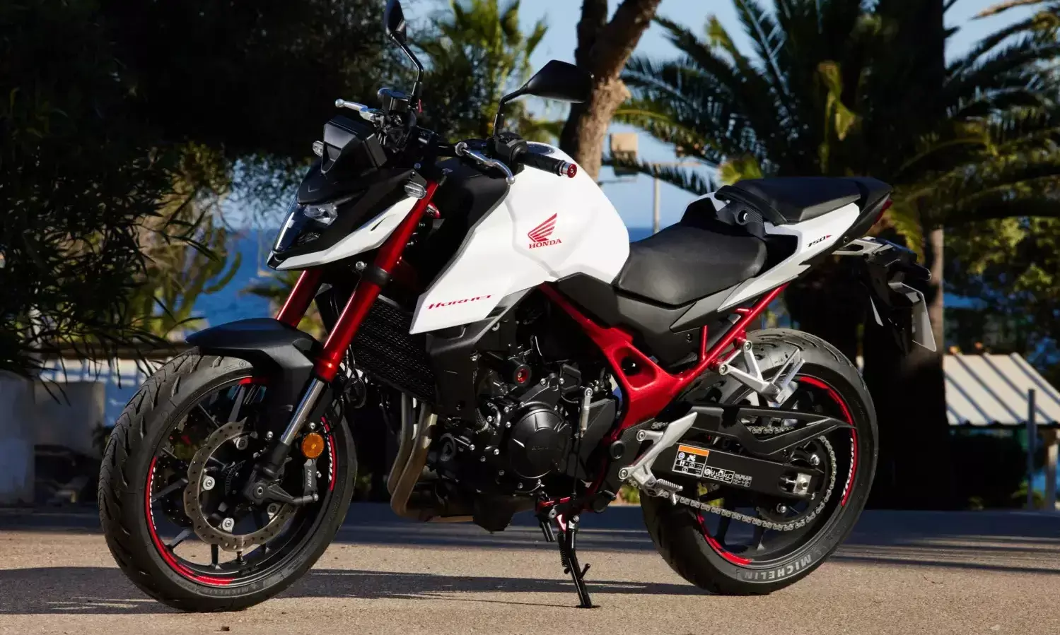 होंडा ने लॉन्च की नई स्पोर्ट्स बाइक; टेक्नोलॉजी और परफॉर्मेंस का धांसू कॉम्बिनेशन