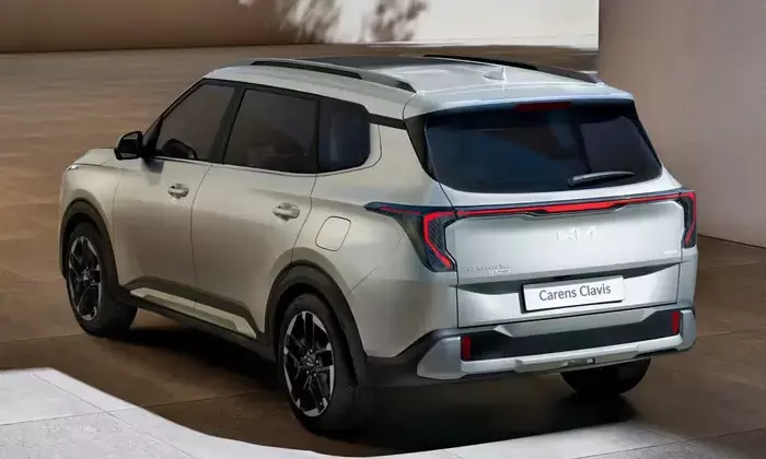 लॉन्च के बाद किआ ने जारी की कैरेंस क्लाविस की कीमतें, मात्र 25 हजार में करें बुक