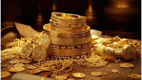 10 grams of gold drops below ₹1 lakh mark