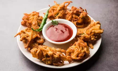 chawal pyaj pakoda recipe