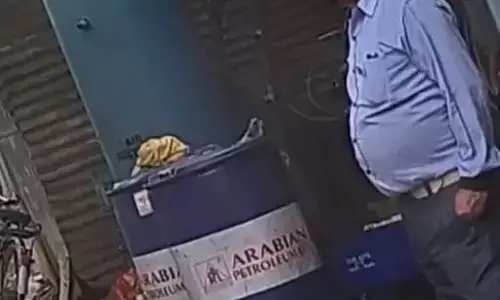 7 की हालत बिगड़ी, ग्रामीणों का हंगामा, फैक्ट्री पर ताला लगाया