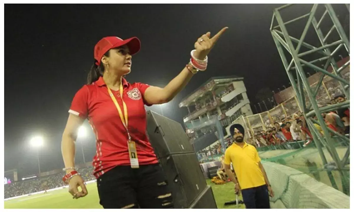 Preity zinta six controversy, pbks vs dc highlights