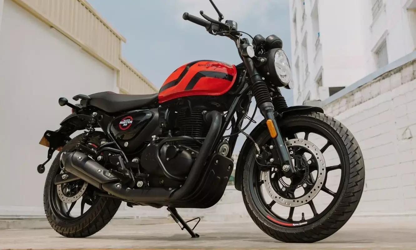 रॉयल एनफील्ड 2026 तक लॉन्च करेगी पहली हाइब्रिड मोटरसाइकिल, जानें फीचर्स