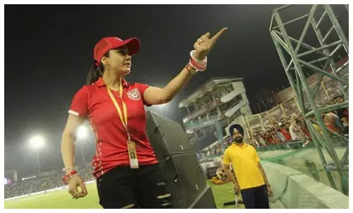 Preity zinta six controversy, pbks vs dc highlights