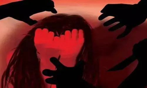 गांव के अधेड़ की हरकत से ग्रामीणों में आक्रोश, वीडियो बनाकर दर्ज कराई FIR