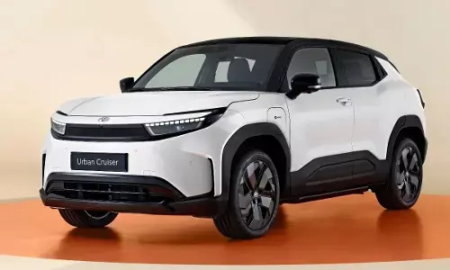 नई टोयोटा अर्बन क्रूजर में मिलेगी 400 KM रेंज, जानें फीचर्स में क्या होगा खास?