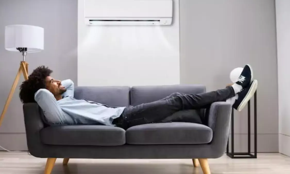 Health Tips: ठंडी हवा का हड्डियों पर असर! क्या एसी में सोनो से पहुंच सकता है नुकसान?