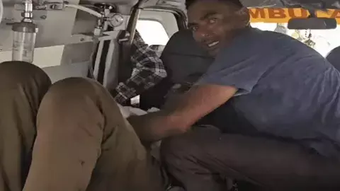 प्रेम प्रसंग में युवती के घर के बाहर युवक ने किया आत्मदाह का प्रयास, बुरी तरह से झुलसा