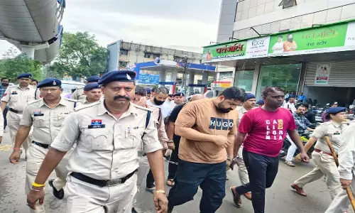 रायपुर पुलिस ने मुंडन कराकर 3 बदमाशों का निकाला जुलूस